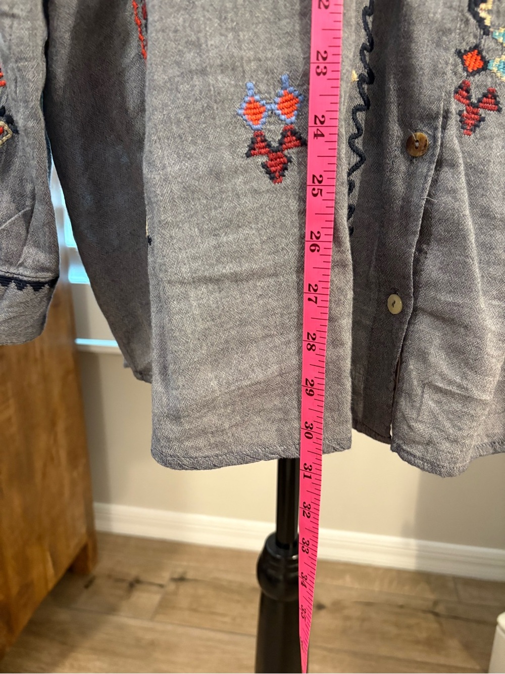 Johnny Was Embroidered Button-Up Shirt, XL - Picture 6 of 9